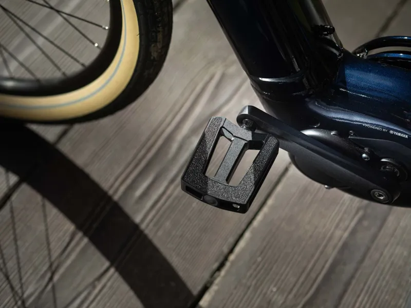 Momentum City Pedal - Black-2